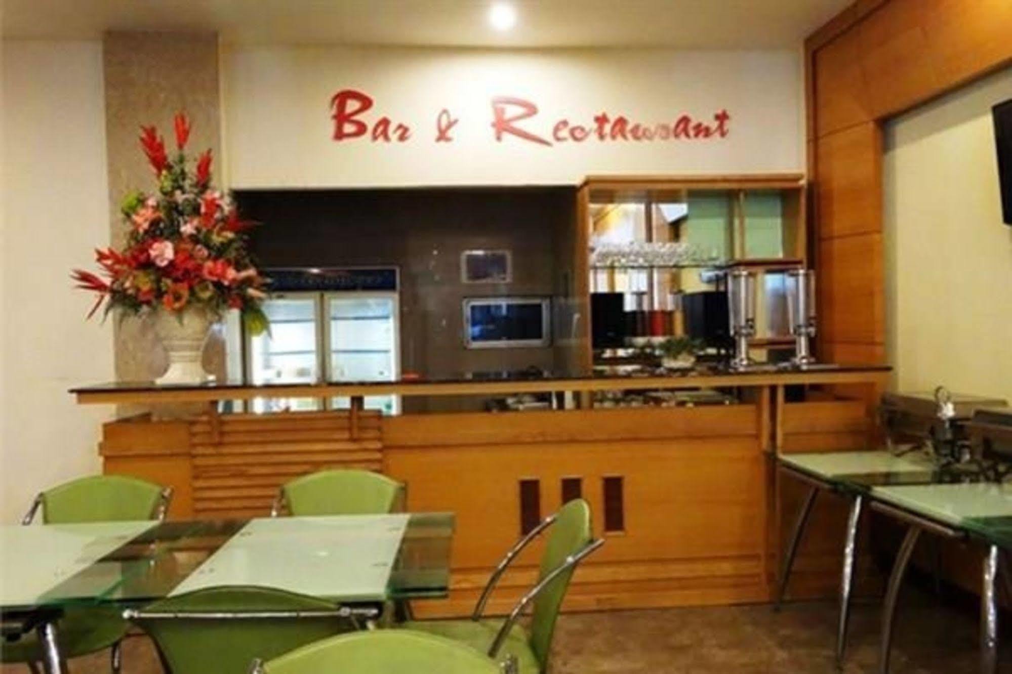 Lien Thanh Hotel Ho Chi Minh City Exterior photo