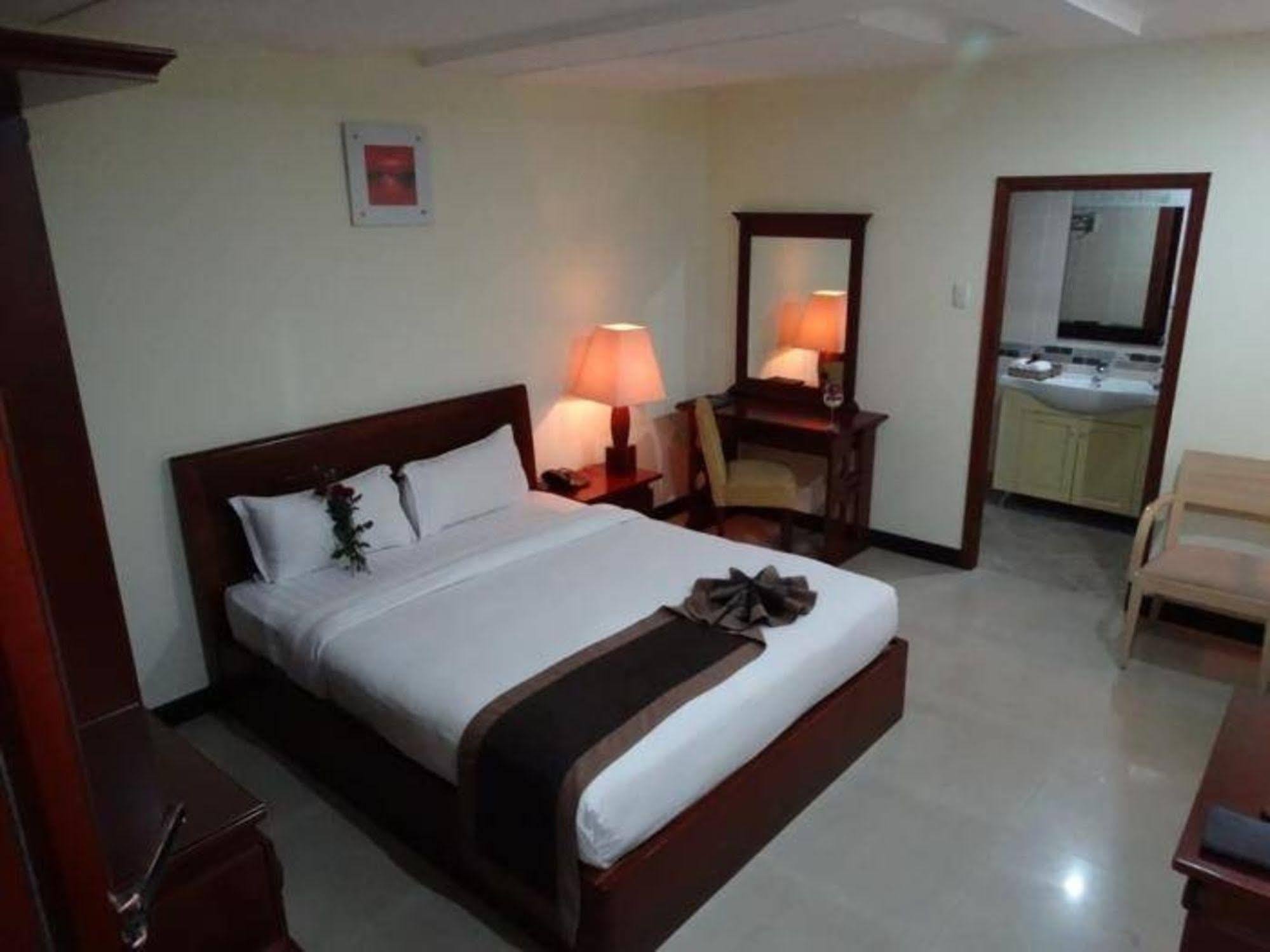 Lien Thanh Hotel Ho Chi Minh City Exterior photo